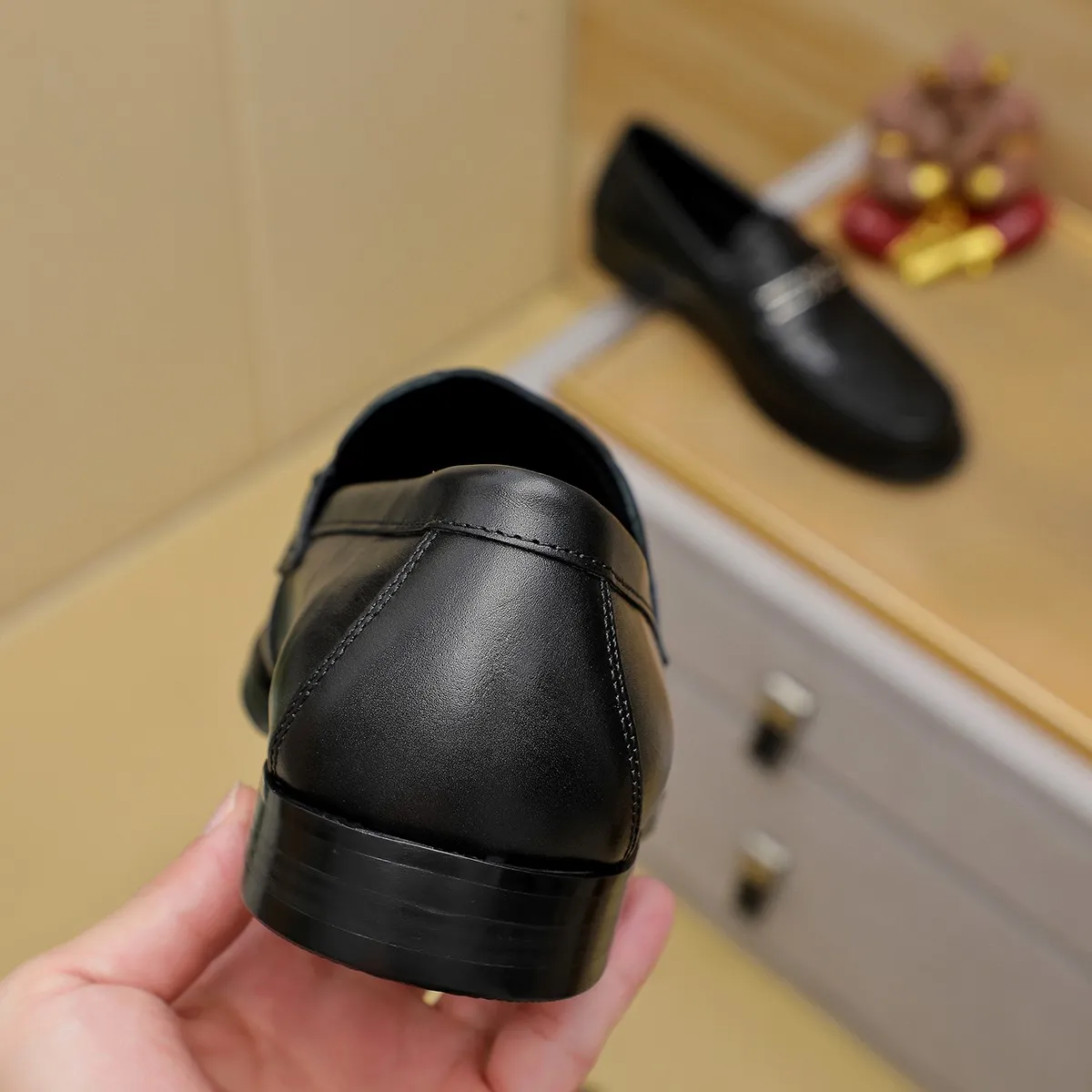 Men's men's shoes💰460💰💰Gucci official website men's business formal leather shoes updated💥Hong Kong counters synchronize new styles💥completely one-to-one replica shipment👍zero gap in counter quality 0⃣️made of imported cowhide on the outside+water-dyed🐂leather lining, color optional! Matching code 38-45